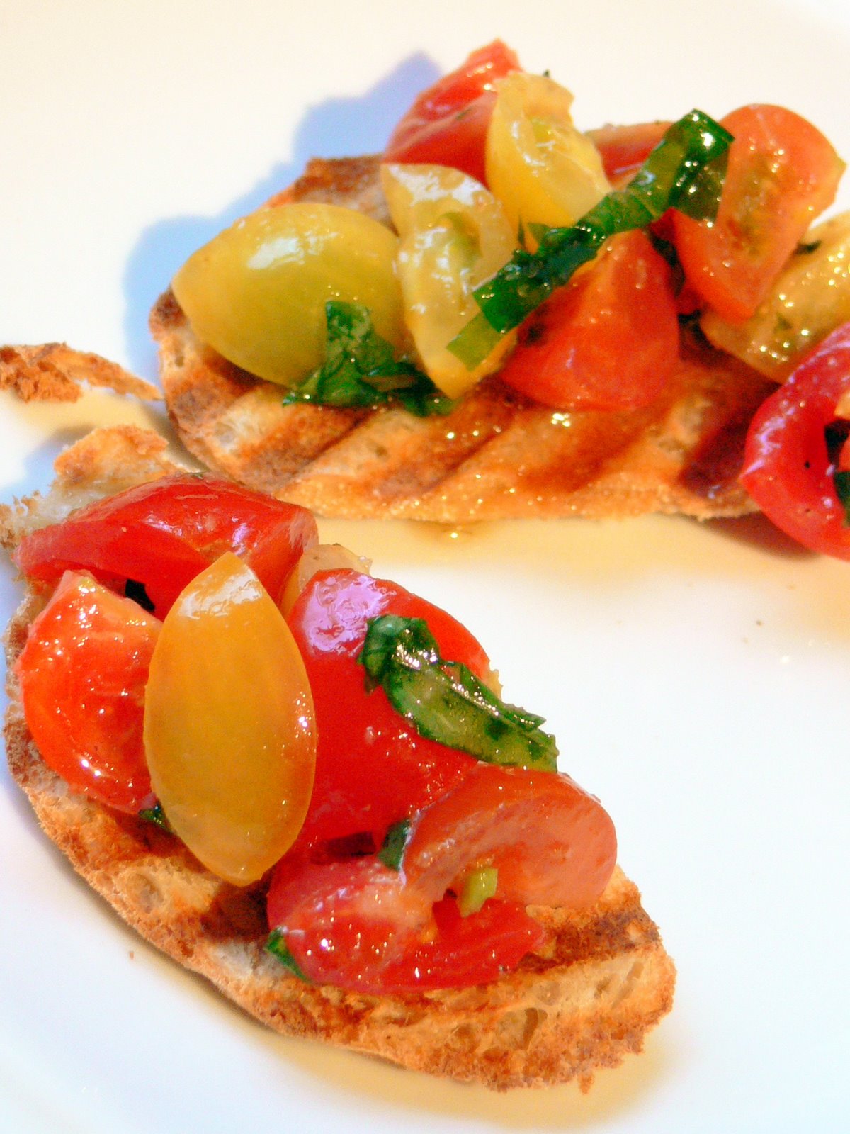 Bruschetta al pomodoro – tomato bruschetta – Gastronomy Domine